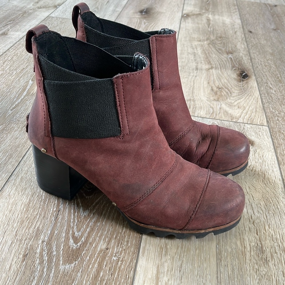 Sorel Redwood Addington Chelsea Boots